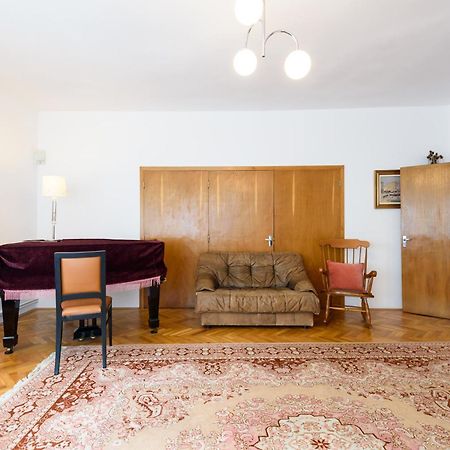 Casa Cu Cires Brasov Apartment Exterior photo